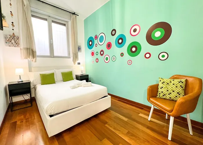Apartment Unique House - 3 Bedrooms & 2 Bathrooms With 4 Beds - 100 Meters To The Metro A Rome